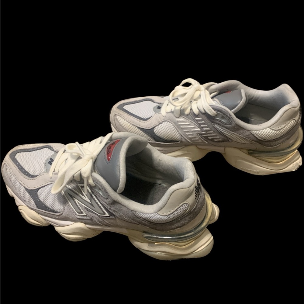 New Balance White and Gray Sneakers - Picture 2 of 5